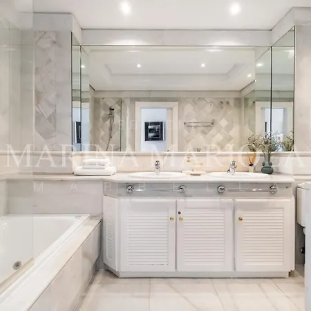 Marina Mariola アパート